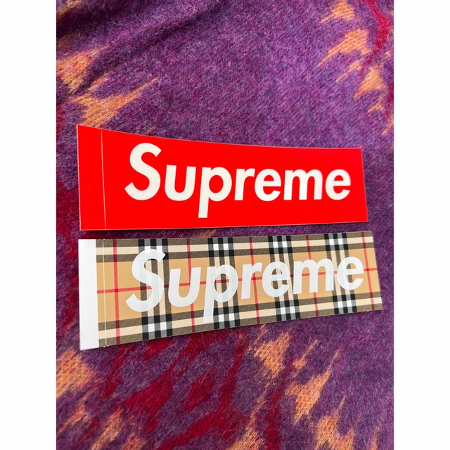 Supreme(シュプリーム)のsupremeステッカー 自動車/バイクのバイク(ステッカー)の商品写真