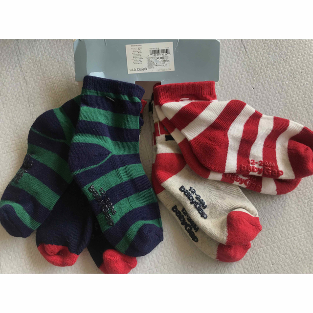 babyGAP(ベビーギャップ)のGAP クリスマス　くつ下　４足セット キッズ/ベビー/マタニティのこども用ファッション小物(靴下/タイツ)の商品写真