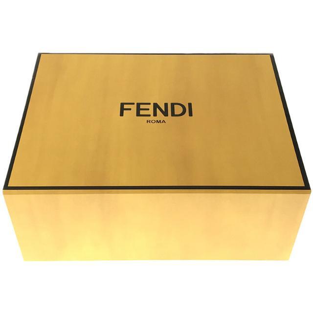 FENDI(フェンディ)の【新品】  FENDI / フェンディ | イタリア製 8BP129 2way FIRST SMALL NAPPA SHINY TORTO RA+ORD SOFT ファースト スモール ダブグレー 裏地 FF ズッカ柄 ショルダー付き レザー クラッチ バッグ 箱・保存袋有 | ‐ | グレージュ | レディース レディースのバッグ(ショルダーバッグ)の商品写真