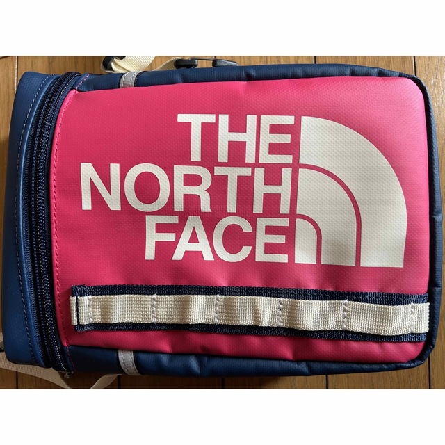 THE NORTH FACE(ザノースフェイス)のTHE NORTH FACE ヒューズボックスポーチ （最終値下げ） レディースのバッグ(ショルダーバッグ)の商品写真