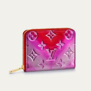 ルイヴィトン(LOUIS VUITTON)の非常に入手困難‼️正規【日本完売バレンタイン限定品 LVジッピー】(財布)