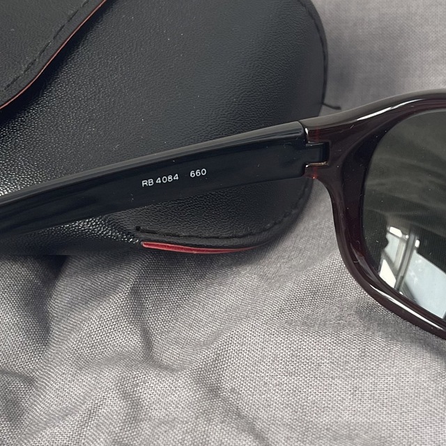 Ray-Ban(レイバン)の【美品】 Ray-Ban サングラス RB4084 660 レッド メンズのファッション小物(サングラス/メガネ)の商品写真