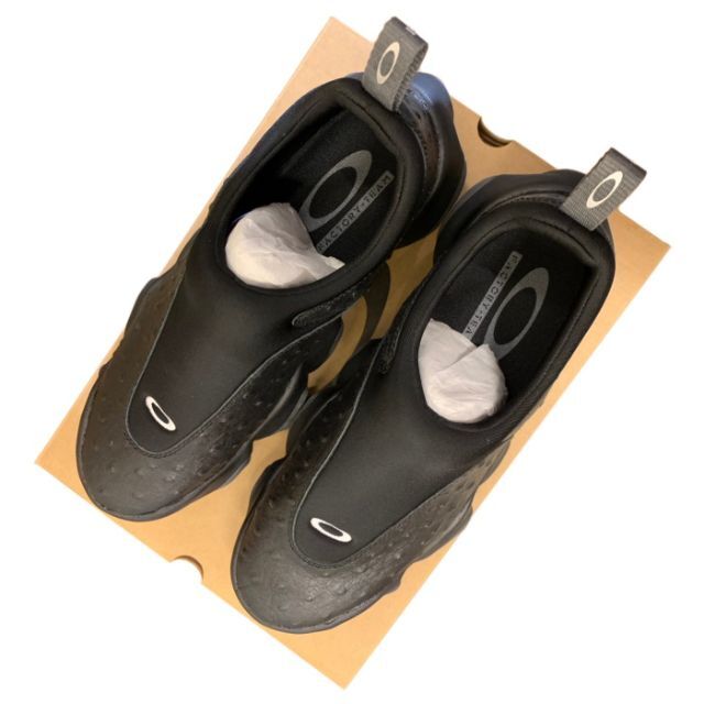 Oakley(オークリー)のBrain dead × Oakley Flesh Black 黒 28cm メンズの靴/シューズ(スニーカー)の商品写真
