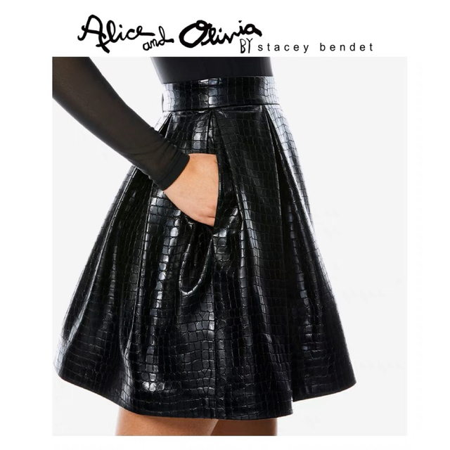 Alice+Olivia(アリスアンドオリビア)の❤️★Alice olive2022新作新品  黒　長袖ワンピース　オシャレ レディースのワンピース(ひざ丈ワンピース)の商品写真