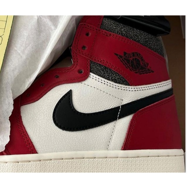 NIKE(ナイキ)のAIR JORDAN 1 CHICAGO Lost&Found/Chicago メンズの靴/シューズ(スニーカー)の商品写真