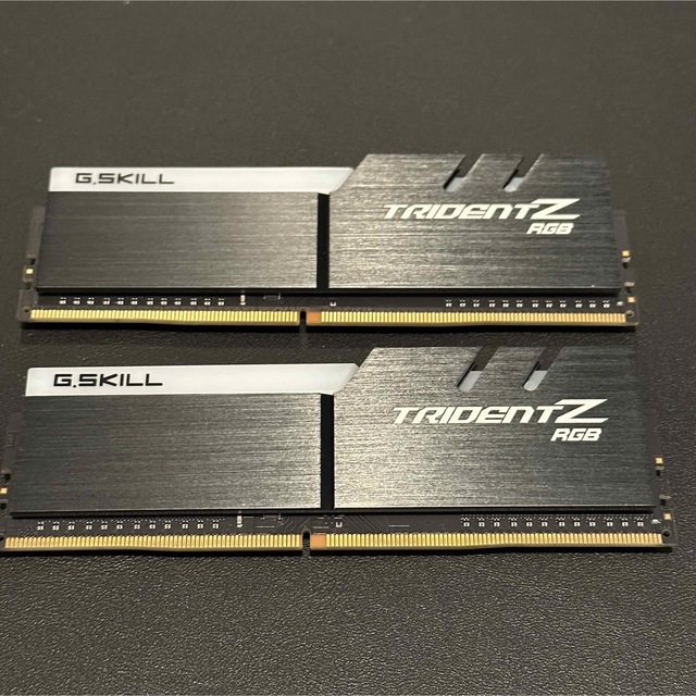 TridentZ DDR4-21300 8GB 4枚セット スマホ/家電/カメラのPC/タブレット(PCパーツ)の商品写真