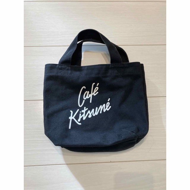 MAISON KITSUNE'(メゾンキツネ)のCafe kitsune ミニバッグ レディースのバッグ(トートバッグ)の商品写真
