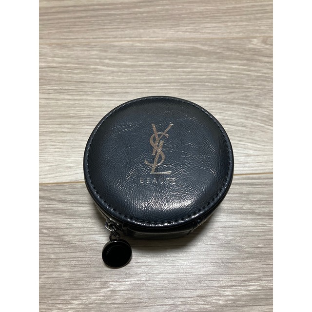 Yves Saint Laurent Beaute(イヴサンローランボーテ)のもも様専用　YSL BEAUTEノベルティポーチ レディースのファッション小物(ポーチ)の商品写真