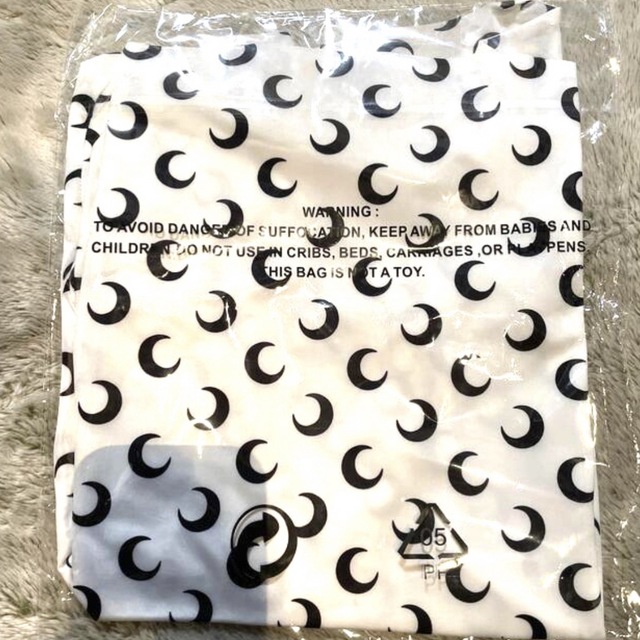 【即日発送】新品 韓国 三日月 Tシャツ MOON ブラックピンク レディースのトップス(Tシャツ(長袖/七分))の商品写真