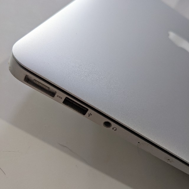 Apple(アップル)のmacbook air 2015 スマホ/家電/カメラのPC/タブレット(ノートPC)の商品写真