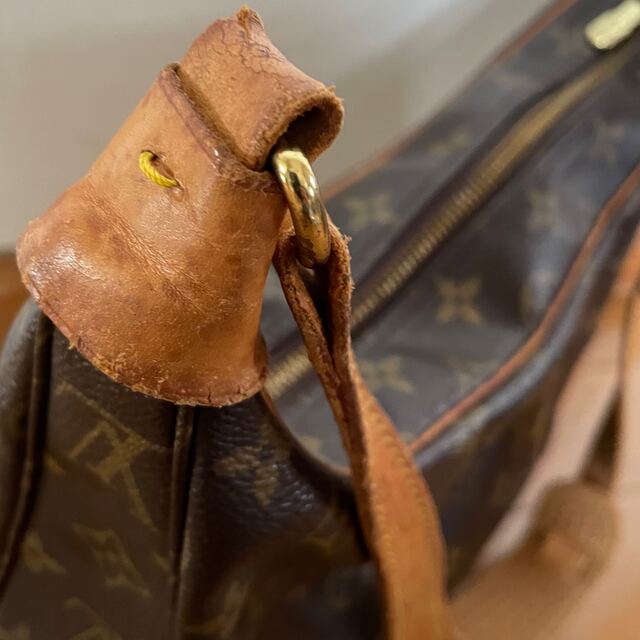 LOUIS VUITTON(ルイヴィトン)のLOUISVUITTON ルイ・ヴィトン ブローニュ 30  【中古】 レディースのバッグ(ハンドバッグ)の商品写真