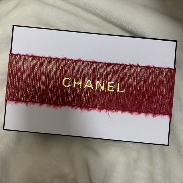 CHANEL(シャネル)のココ マドモアゼル オードゥ パルファム（ヴァポリザター）　50ml コスメ/美容の香水(香水(女性用))の商品写真