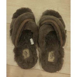 UGG - UGGモコモコサンダル未使用品の通販 by みりあ0503's shop｜アグ ...