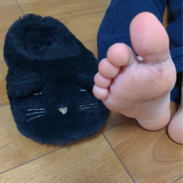 GU(ジーユー)のGU☆ねこちゃんルームシューズ22-24cm 黒のみ レディースの靴/シューズ(その他)の商品写真