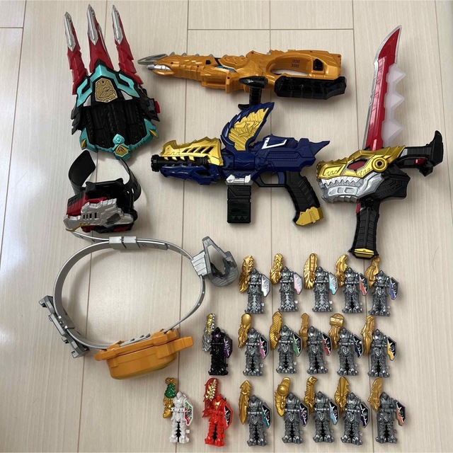 BANDAI 再値下げ【騎士竜戦隊 リュウソウジャー】おもちゃ セット まとめ売りの通販 by mm☺︎ 騎士竜戦隊リュウソウジャー おもちゃ まとめ売り