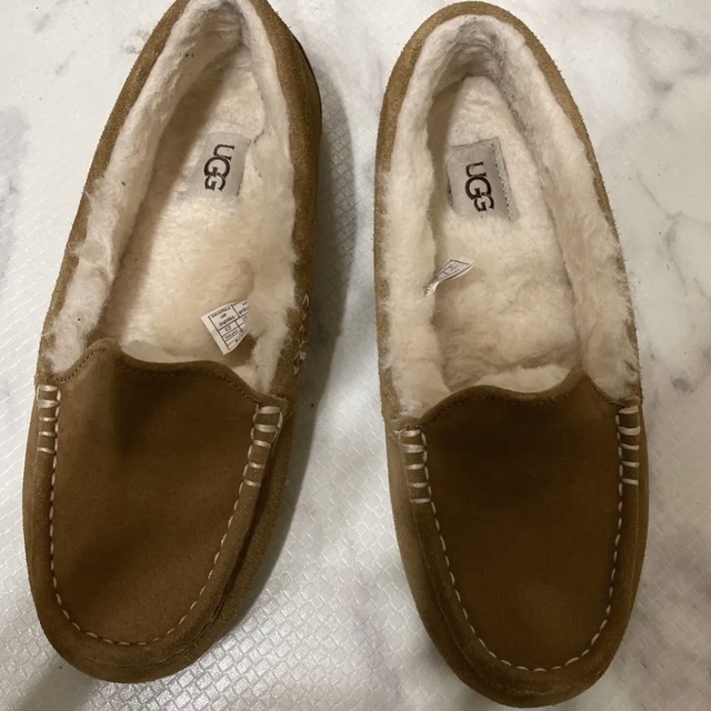 UGG(アグ)のアグ　キャメル　23 レディースの靴/シューズ(スリッポン/モカシン)の商品写真