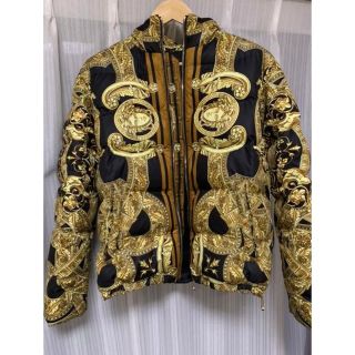 VERSACE(ダウンジャケット)のフリマアイテム一覧 VERSACE(ダウンジャケット)のフリマアイテム一覧