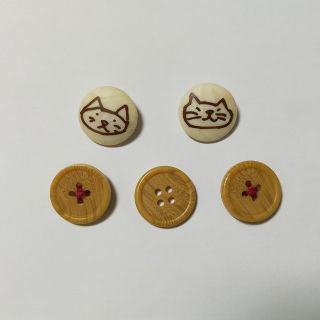 裁縫用ボタン 猫 シャンクボタン、4つ穴ボタン 計5点(各種パーツ)