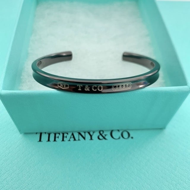 ティファニー Tiffany 1837 カフ チタン バングル ナロー-