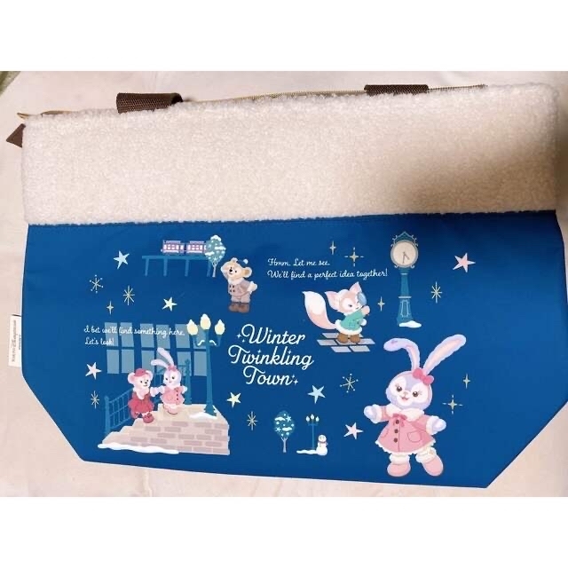 Disney(ディズニー)のDisney sea ディズニーシー　ウィンターダッフィー　トートバッグ エンタメ/ホビーのおもちゃ/ぬいぐるみ(キャラクターグッズ)の商品写真