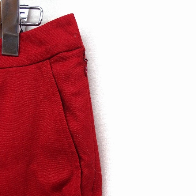BEAUTY&YOUTH UNITED ARROWS(ビューティアンドユースユナイテッドアローズ)のB&Y ユナイテッドアローズ タック フレア スカート ミニ 無地 シンプル 赤 レディースのスカート(ミニスカート)の商品写真