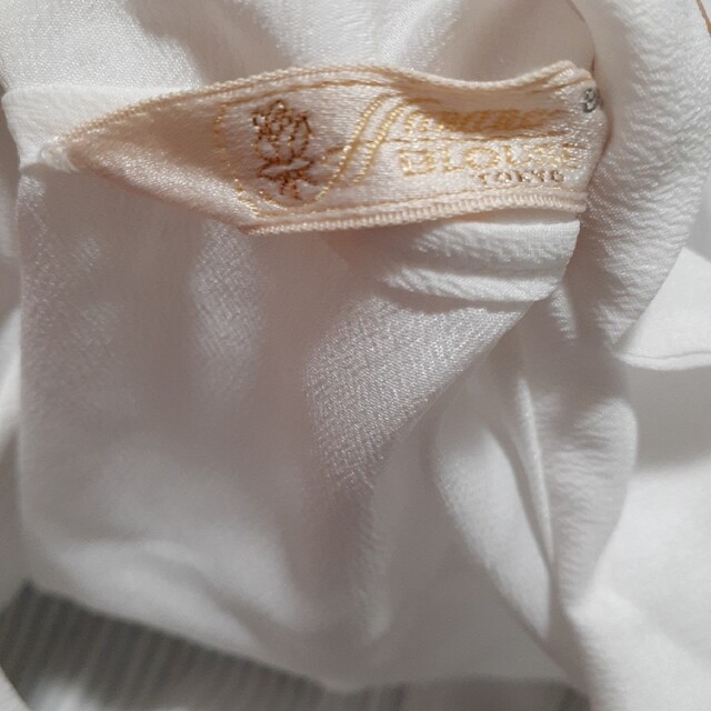 中古品　汚れ有り　ブラウス 古着　シフォン シャツ ブラウス カットソー 白色 レディースのトップス(シャツ/ブラウス(長袖/七分))の商品写真