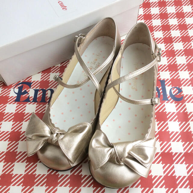 Emily Temple cute 甲リボンシューズ ゴールド 24.5cm - バレエシューズ
