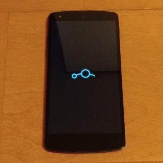 エルジーエレクトロニクス(LG Electronics)のNEXUS5 EM01L/16G/android10(スマートフォン本体)