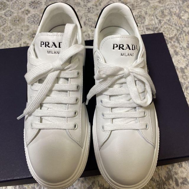 新品☆プラダ スニーカー シルバー 22.0cm PRADA-