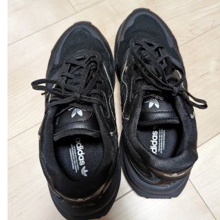 アディダス(adidas)のアディダス　黒色スニーカー　24.5cm(スニーカー)