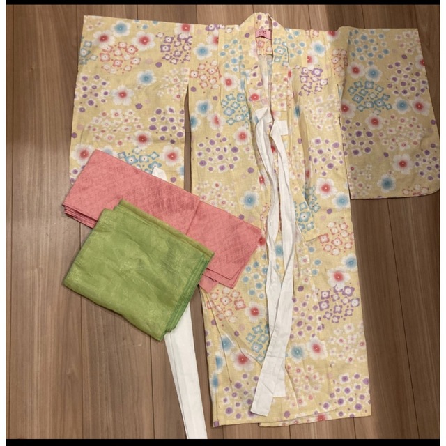 浴衣4点セット　110cm  キッズ/ベビー/マタニティのキッズ服女の子用(90cm~)(甚平/浴衣)の商品写真