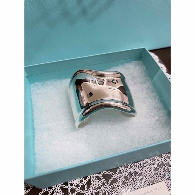 しいです Tiffany ボーンカフ ラージ バングル の通販 by micco shop