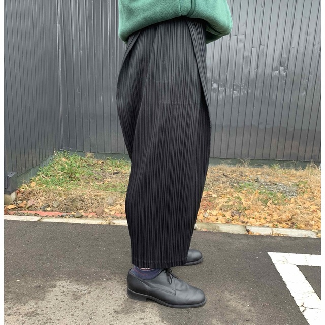 お値下げ中ISSEY MIYAKE パンツ PLEATS PLEASE ブラック - その他