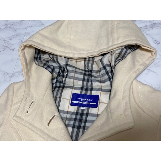 BURBERRY BLUE LABEL(バーバリーブルーレーベル)のBURBERRY BRUE LABELバーバリーブルーレーベル 白コート レディースのジャケット/アウター(その他)の商品写真