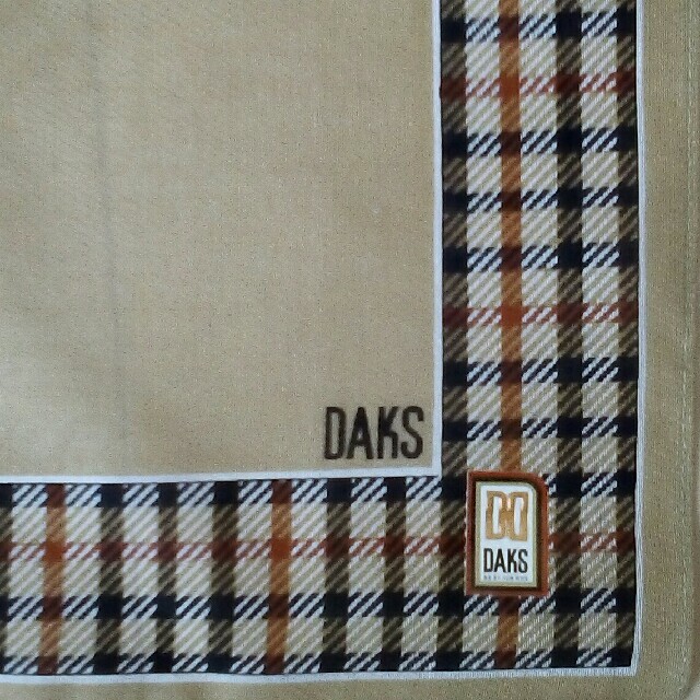 DAKS(ダックス)のDAKSハンカチ　新品未使用 メンズのファッション小物(ハンカチ/ポケットチーフ)の商品写真