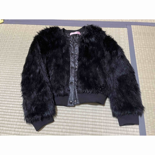 NADIA(ナディア)のNADIA エコ　ファーコート　ブラック　黒 レディースのジャケット/アウター(毛皮/ファーコート)の商品写真