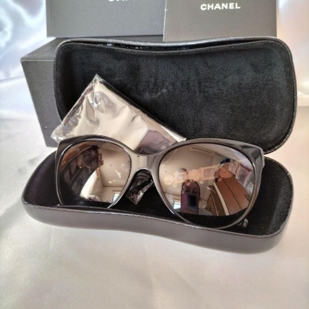 限定希少 CHANEL サングラス 高級 リミテッドエディション ビジュー 限定希少 CHANEL サングラス 高級 リミテッドエディション ビジュー