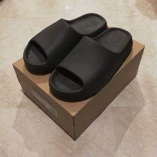 アディダス(adidas)のYEEZY SLIDE(サンダル)