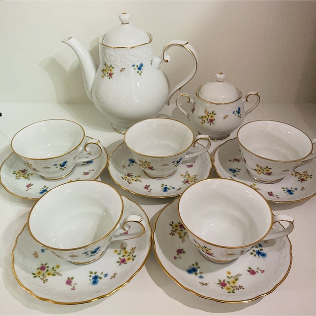 ノリタケ NORITAKE 散らし花シリーズ ティーセット カップ ソーサー-