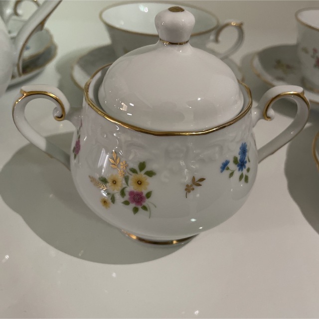 ノリタケ NORITAKE 散らし花シリーズ ティーセット 高品質の人気