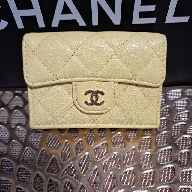 CHANEL 三つ折財布 ベージュ