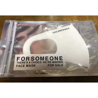 forsomeone マスク カラー 白 サイズＭ－Ｌ(日用品/生活雑貨)
