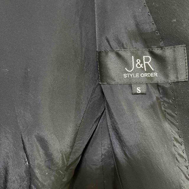 J&R(ジェイアンドアール)のJ&R ブラック　ジャケット レディースのジャケット/アウター(テーラードジャケット)の商品写真