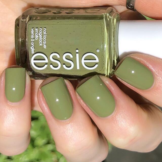 Essie(エッシー)の【新品・匿名配送】essie 704  Win Me Over コスメ/美容のネイル(マニキュア)の商品写真