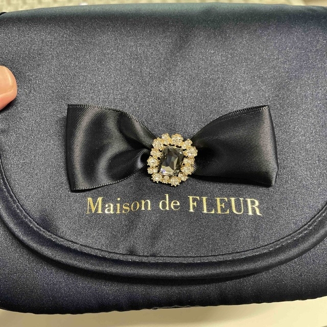Maison de FLEUR(メゾンドフルール)のメゾンドフルール カメラ バッグ 紺 レディースのバッグ(ショルダーバッグ)の商品写真