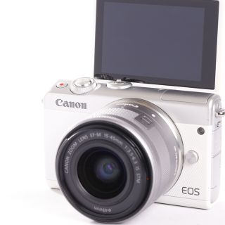 キヤノン(Canon)のスマホ転送楽々⭐️高機能ミラーレス ⭐️キャノン　EOS M100(ミラーレス一眼)