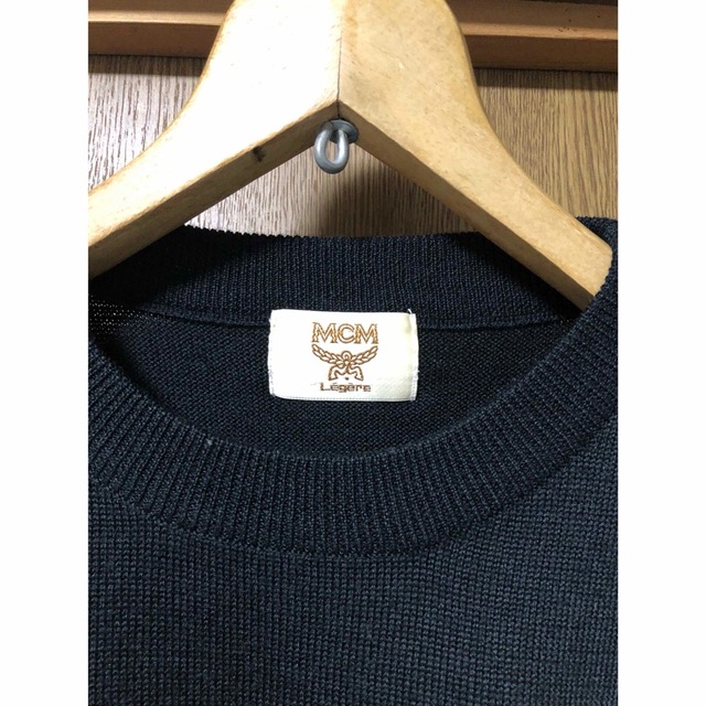 MCM(エムシーエム)のMCM ニット　刺繍　黒 メンズのトップス(ニット/セーター)の商品写真