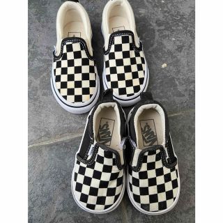 ヴァンズ(VANS)のvans キッズ スリッポン チェッカー 13.5 14(スリッポン)