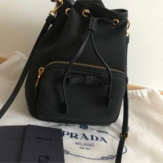 プラダ ショルダーバッグ(レディース)(ゴールド/金色系)の通販 700点