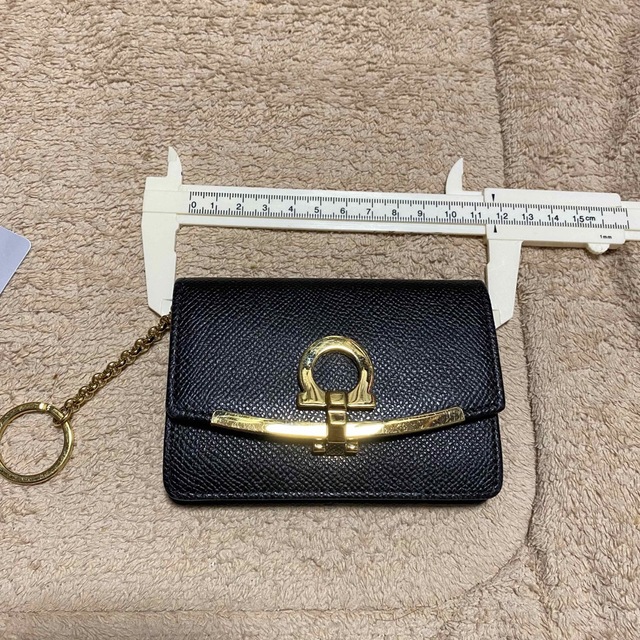 割引特価】Salvatore Ferragamo フェラガモ レザー 財布 美品の通販 by みぃ's  shop｜サルヴァトーレフェラガモならラクマ財布